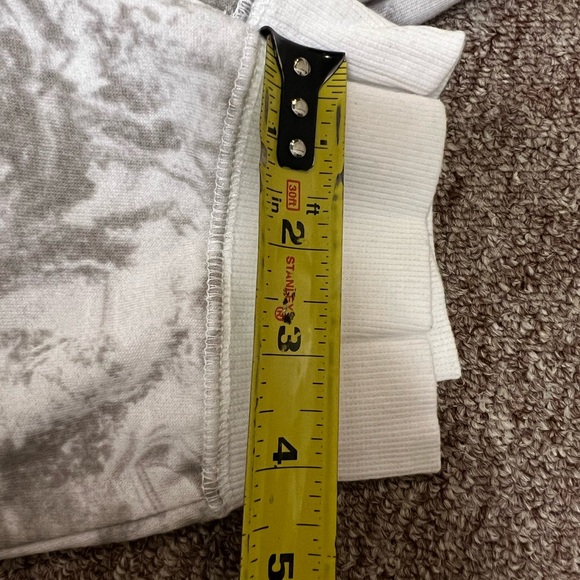 Women’s Joggers - Picture 4 of 5